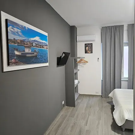 Italia In Guest house